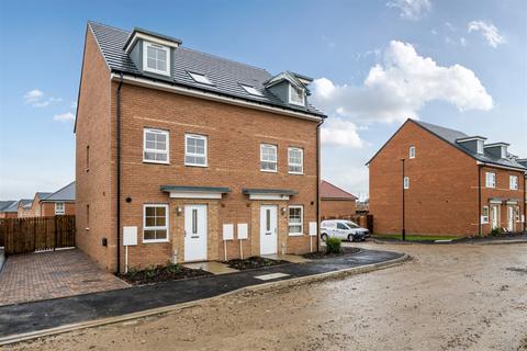 3 bedroom semi-detached house to rent, Throckley NE15