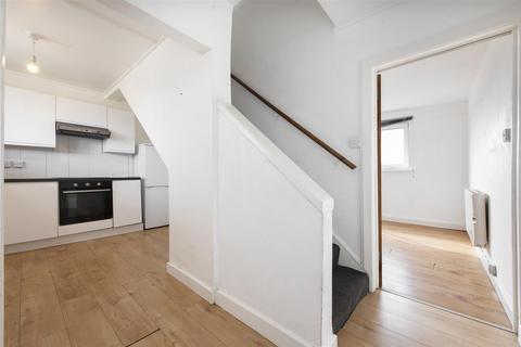 2 bedroom flat for sale, Hornsey Road, London