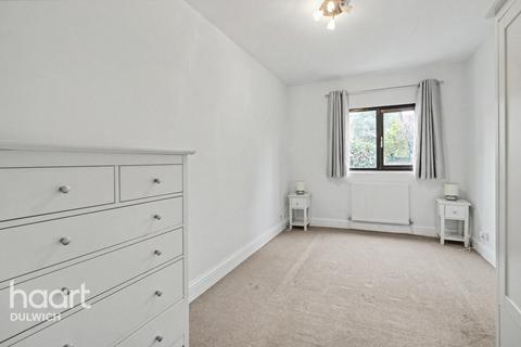 undefined, Lordship Lane, London