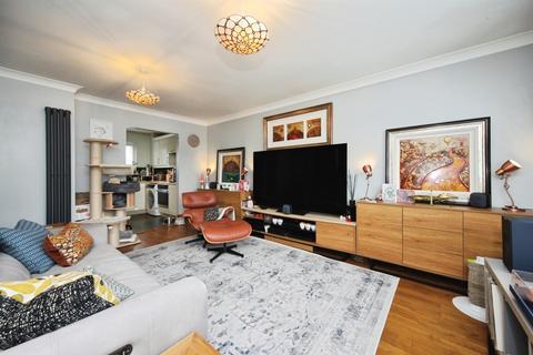 2 bedroom flat for sale, Watling Gardens, Dunstable