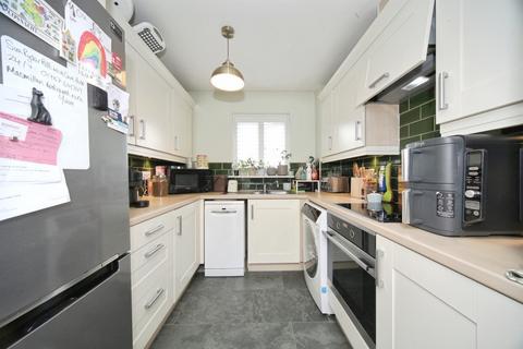 2 bedroom flat for sale, Watling Gardens, Dunstable