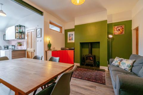 2 bedroom terraced house for sale, Roseneath Avenue, Manchester M19
