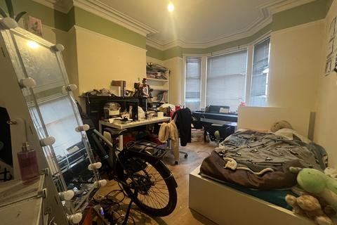3 bedroom terraced house for sale, Brighton Range, Gorton