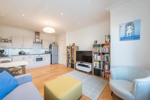 1 bedroom flat to rent, Dukes Avenue London N10