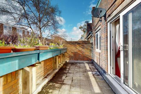 2 bedroom flat for sale, Andover Road, Finsbury Park, London, N7