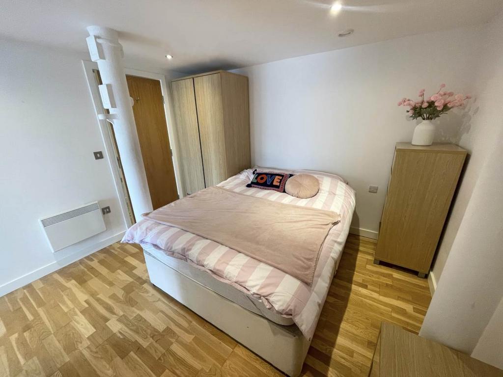 Bedroom (2)