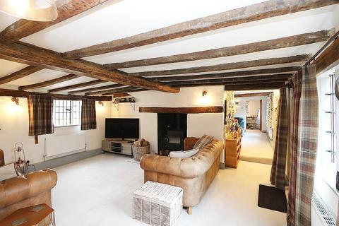 4 bedroom detached house for sale, Moulsford, Oxfordshire - Walk to village green,  pub/ restaurant, Moulsford & Cranford House Schools
