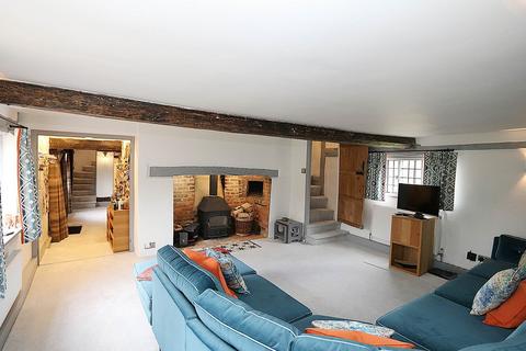 4 bedroom detached house for sale, Moulsford, Oxfordshire - Walk to village green,  pub/ restaurant, Moulsford & Cranford House Schools