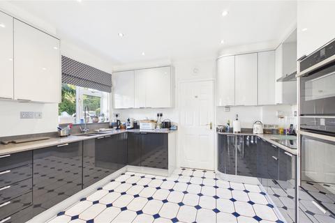 undefined, Orchard Hill, Surrey GU20