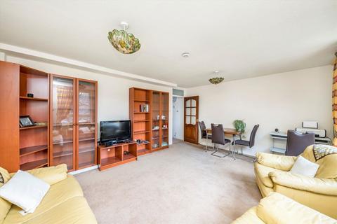 3 bedroom flat for sale, Clem Attlee Court, London SW6