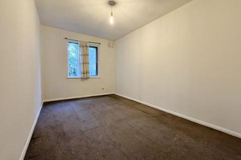 1 bedroom flat to rent, The Drive, Langley, SL3