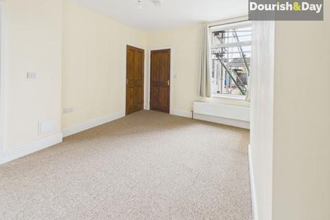 3 bedroom terraced house to rent, Tixall Road, Stafford ST16