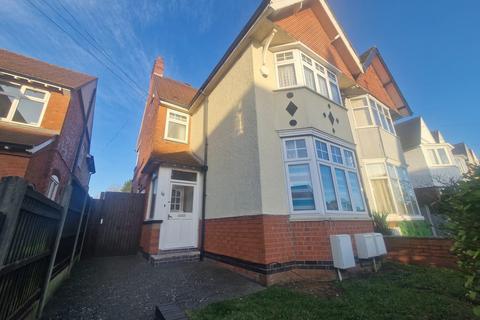 3 bedroom flat to rent, Leicester LE5