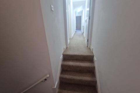 3 bedroom flat to rent, Leicester LE5