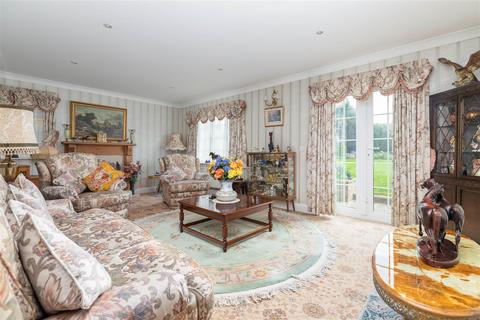 undefined, Bramley Close, Shefford, Beds SG17 5BZ