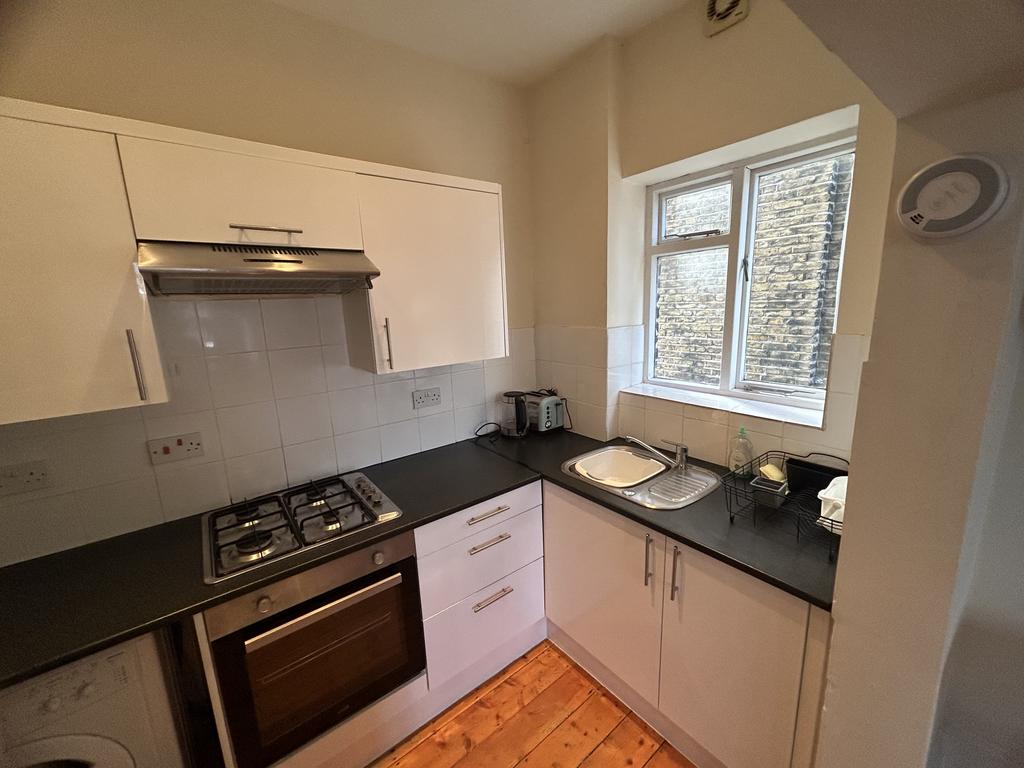 Apartment in London - View 5