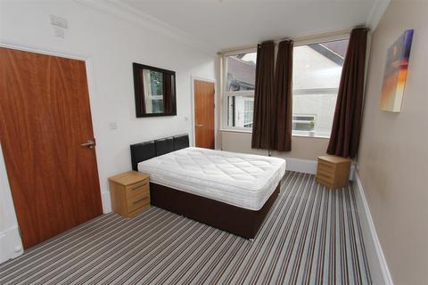 undefined, Park Lane, Roundhay