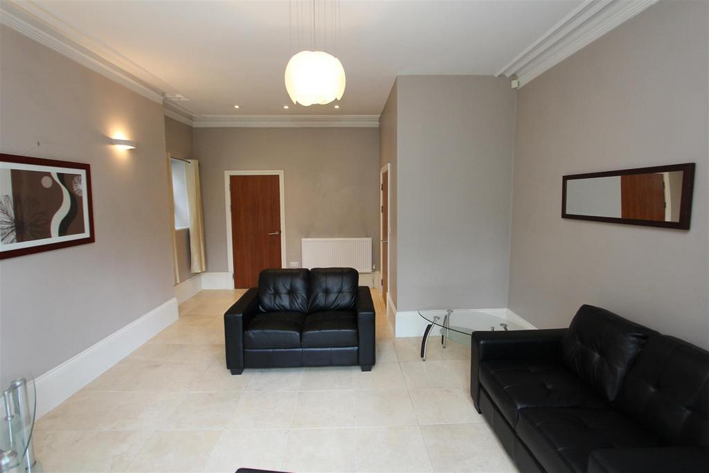 Living Room3.JPG