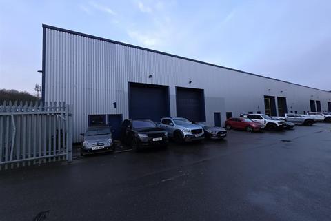 Industrial unit to rent - West Road, Harlow CM20