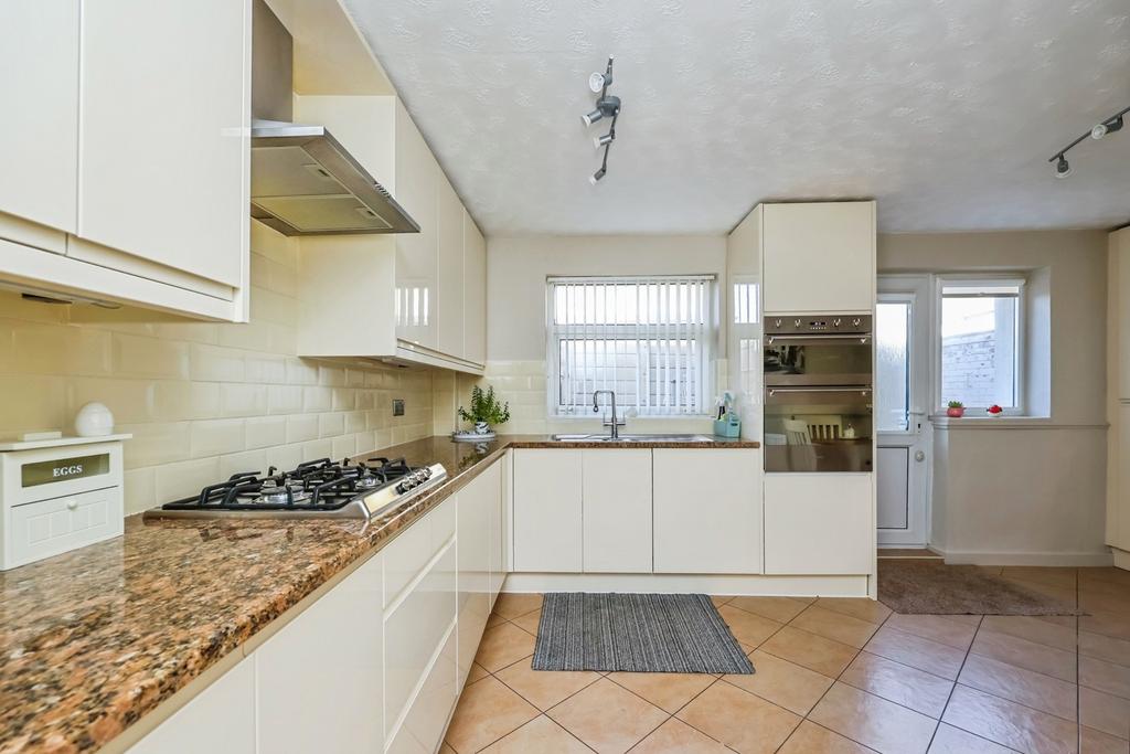 Fitted Kitchen