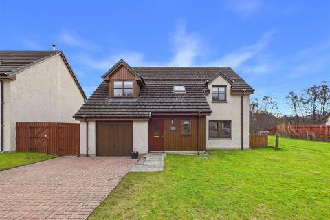Woodlands, 2 Carn Elrig View, High Burnside, Aviemore