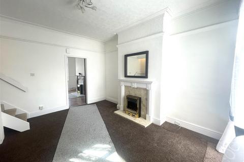 3 bedroom terraced house to rent, Chequer Road, Doncaster DN1