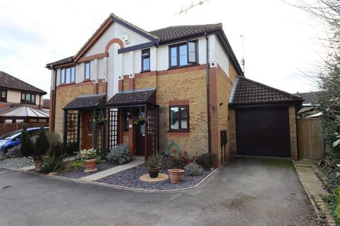 undefined, Wallmead Gardens, Loughton, Milton Keynes