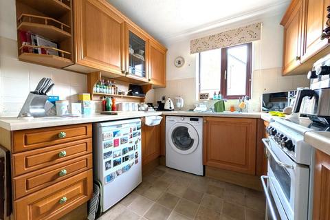3 bedroom house to rent, Dragonfly Close, Ashford TN23 5GH