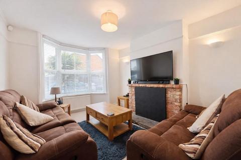 2 bedroom terraced house for sale, Wallis Road, Willesborough