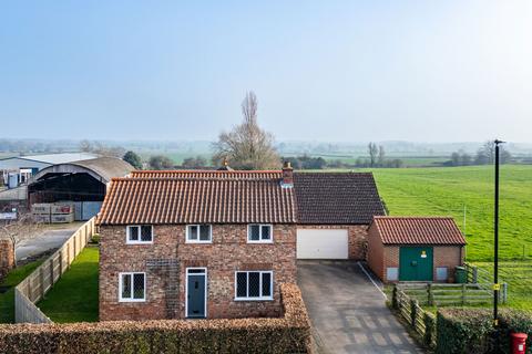 4 bedroom detached house for sale - 70 Bedale Road, Aiskew, Bedale
