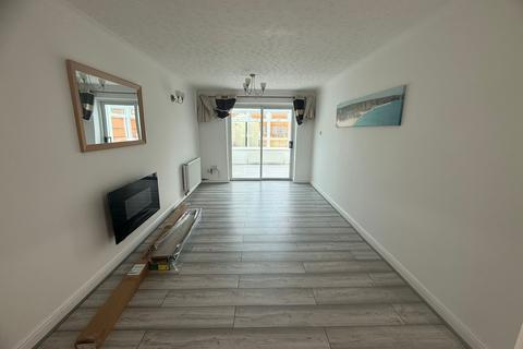 3 bedroom terraced house to rent, Wharley Hook, Harlow CM18