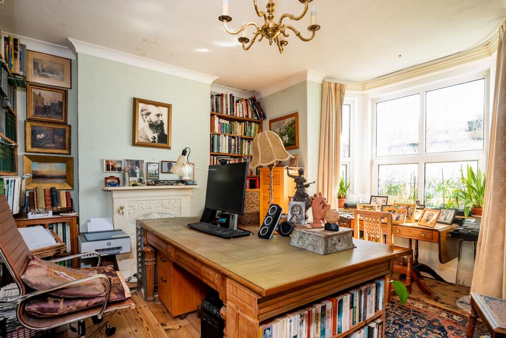Bedroom/study