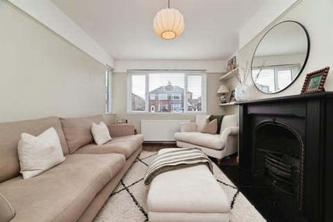3 bedroom semi-detached house for sale, Sunningdale Road, Hessle