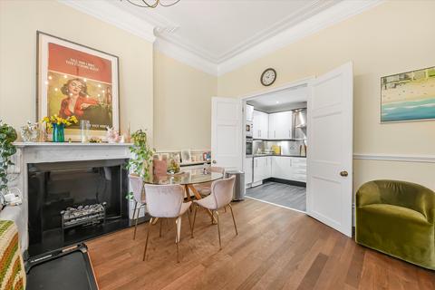 2 bedroom flat to rent, Compayne Gardens, London NW6