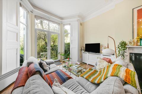 2 bedroom flat to rent, Compayne Gardens, London NW6
