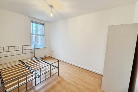 2 bedroom flat to rent, Wilbraham Road, Manchester, Greater Manchester, M14