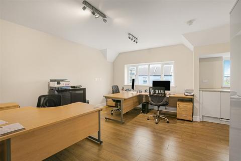 undefined, Kingston Road, New Malden KT3
