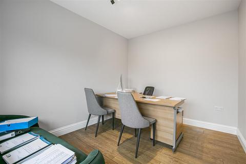 undefined, Kingston Road, New Malden KT3
