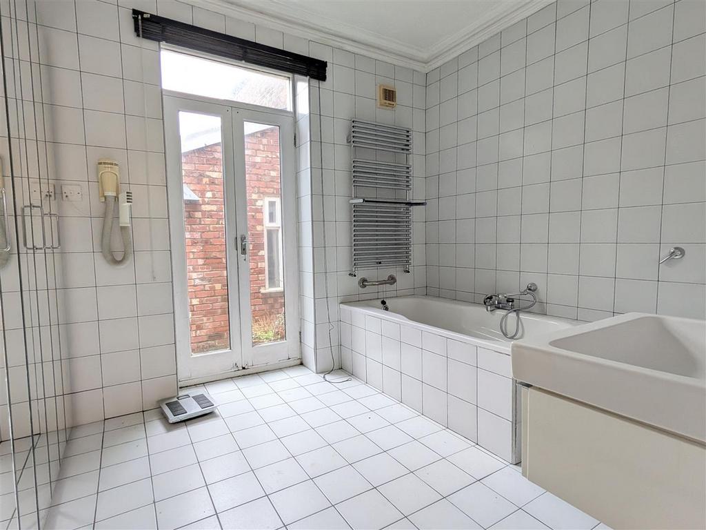 En suite bathroom/wc