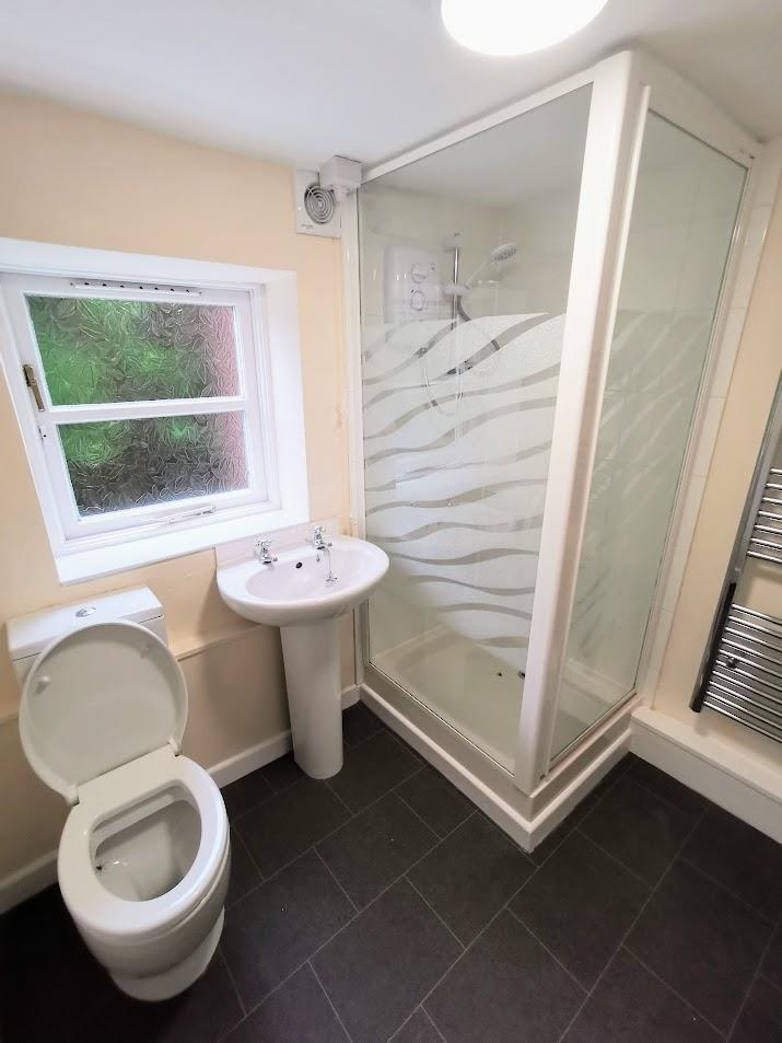 Shower room.jpg