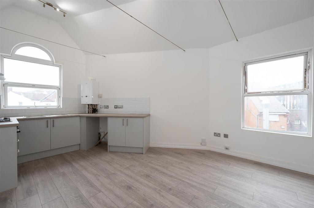 Flalt 3, 6 Clarendon Road 26 5.jpg