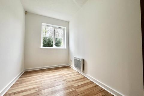 2 bedroom flat to rent, Gisburne Way, Hertfordshire WD24