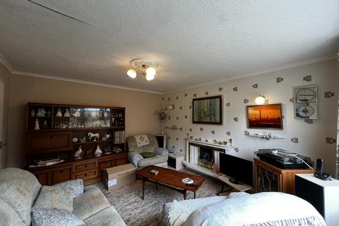 3 bedroom semi-detached house for sale, Hawthorn Drive, SK15 1UE, Stalybridge