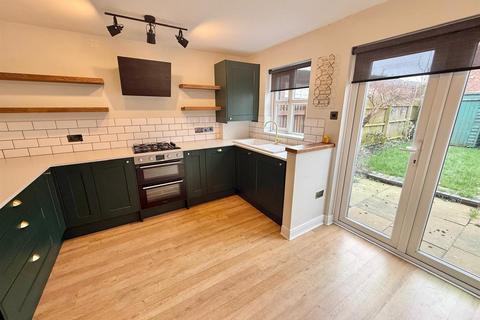 2 bedroom mews for sale, Ambleside Close, Macclesfield