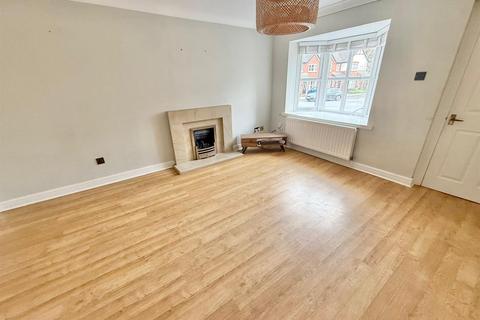 2 bedroom mews for sale, Ambleside Close, Macclesfield