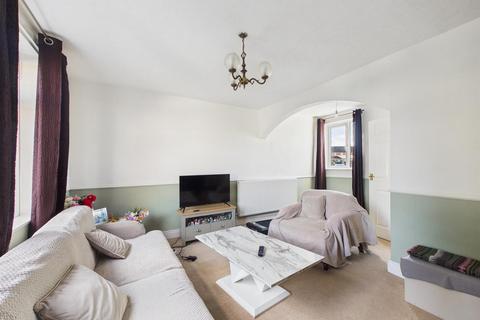 3 bedroom semi-detached house to rent, Dudley Avenue, Leicester LE5