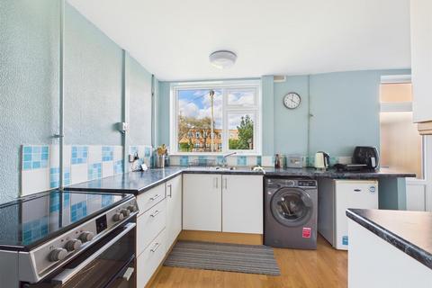 3 bedroom semi-detached house to rent, Dudley Avenue, Leicester LE5