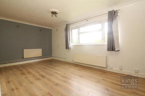 Studio to rent, Barn Mead, Harlow