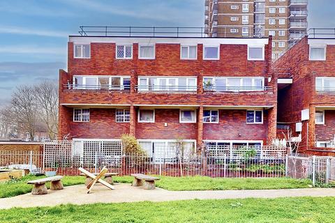 undefined, Ollerton Green, London, E3