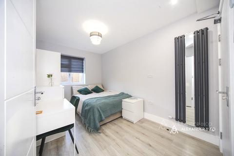 undefined, Benning Avenue, Bedfordshire LU6